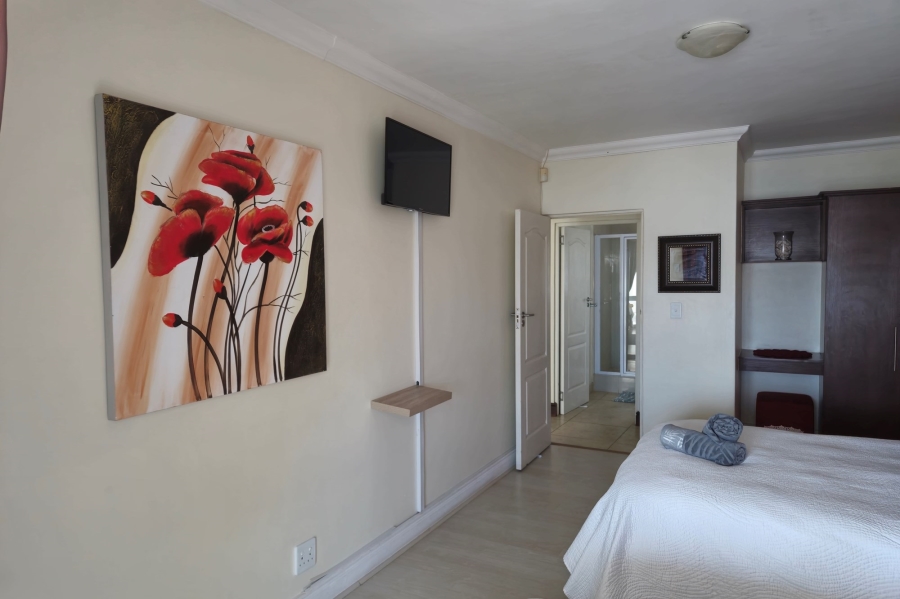 4 Bedroom Property for Sale in Sandy Point Western Cape